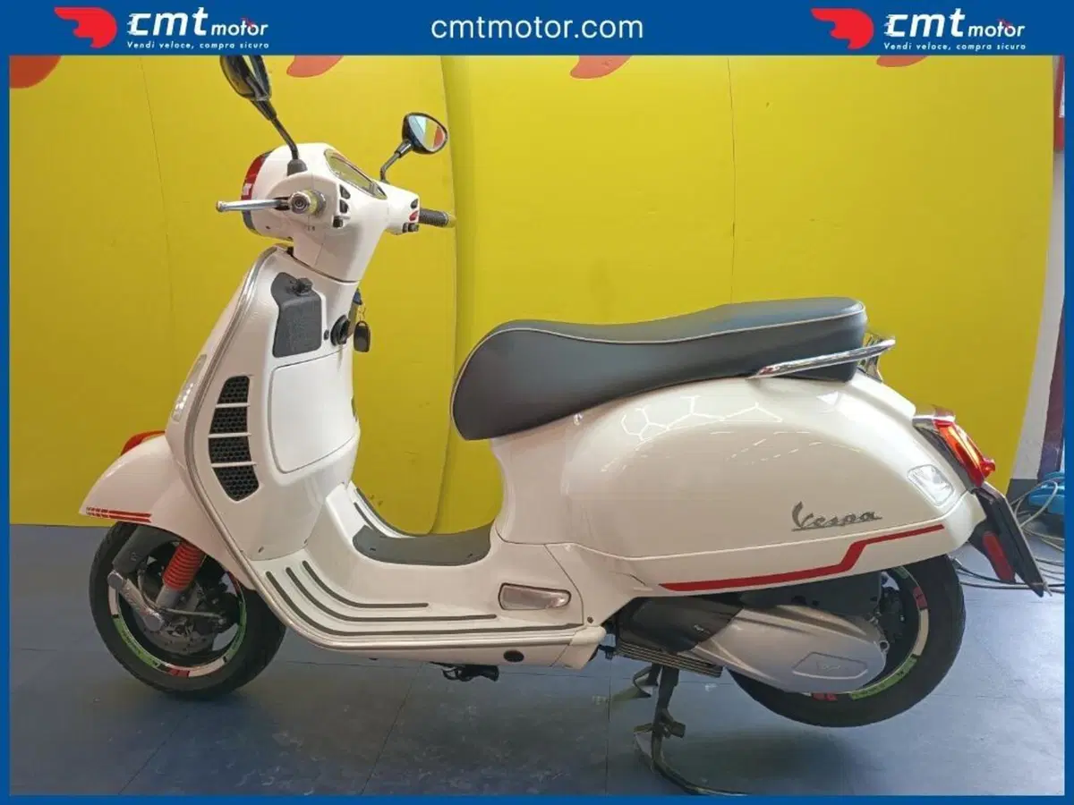 Vespa GTS 300 Super Hpe (2018 - 19) (3)