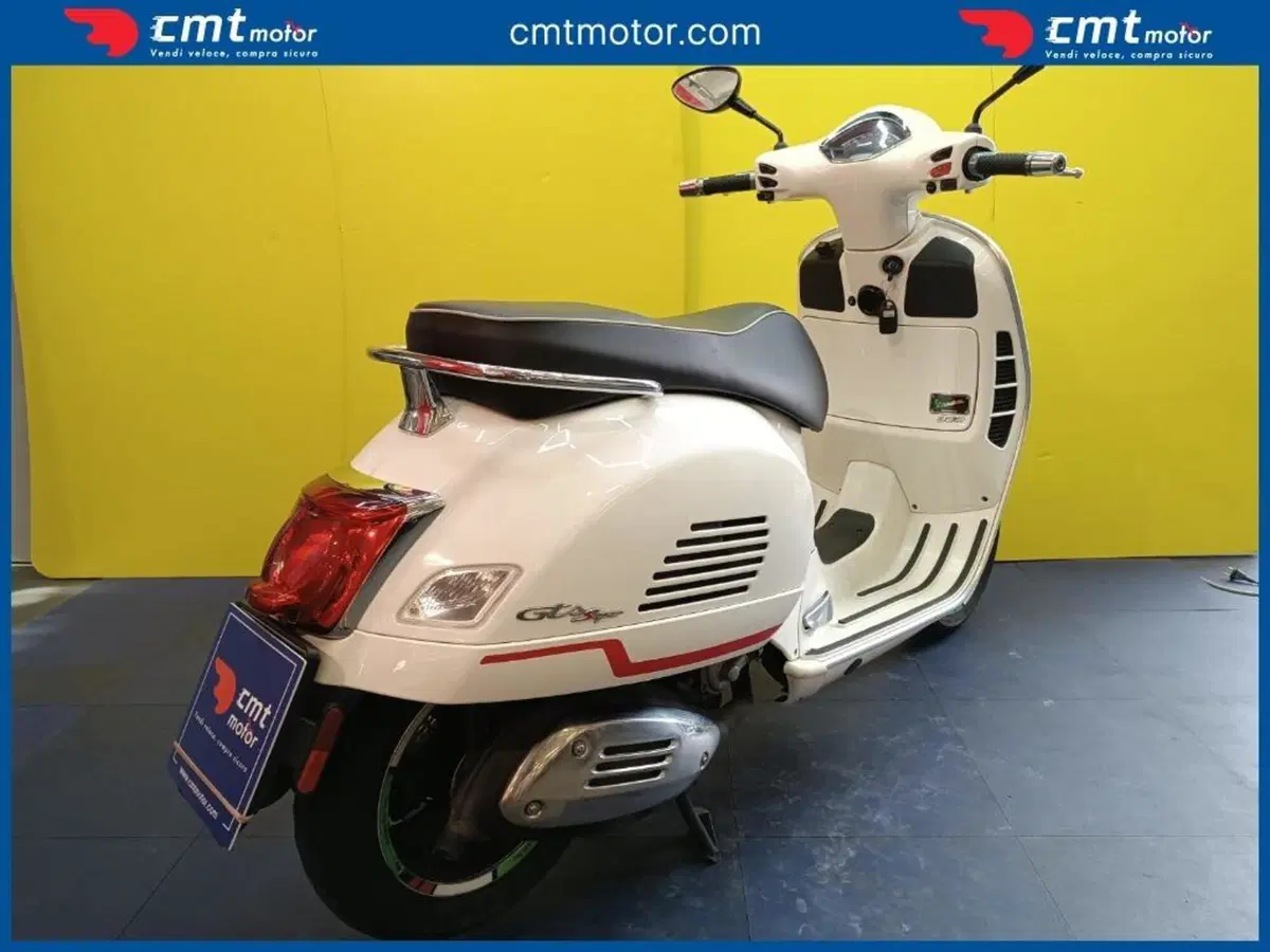 Vespa GTS 300 Super Hpe (2018 - 19) (4)