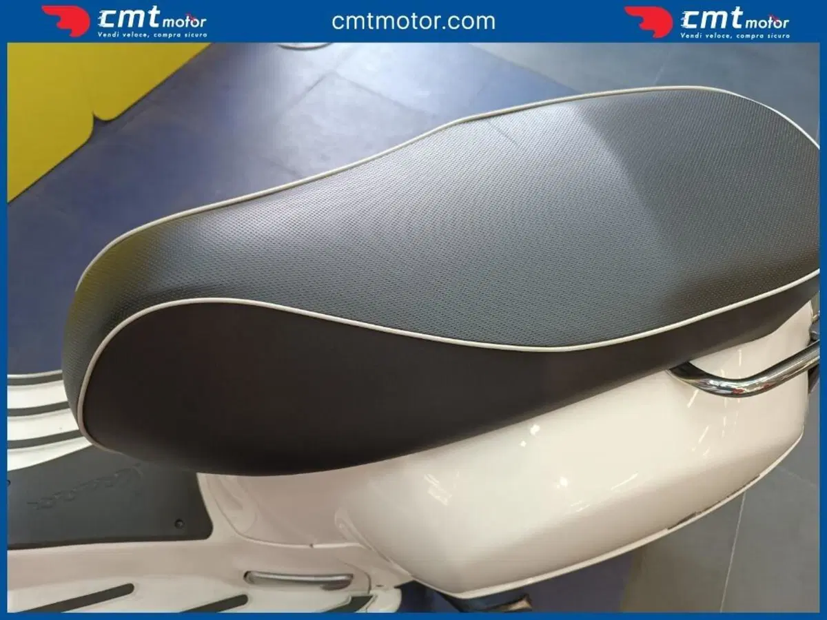 Vespa GTS 300 Super Hpe (2018 - 19) (8)