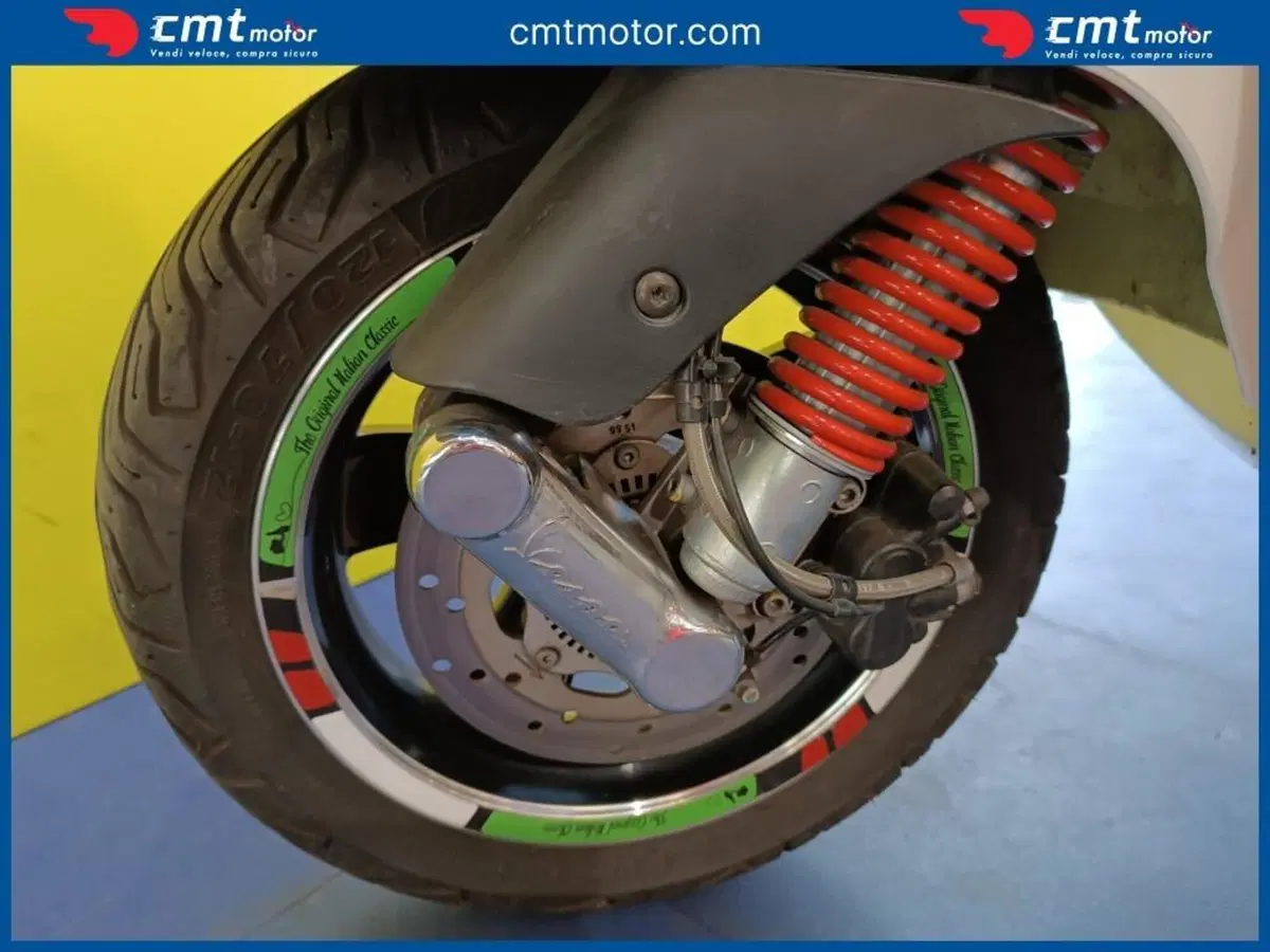 Vespa GTS 300 Super Hpe (2018 - 19) (11)