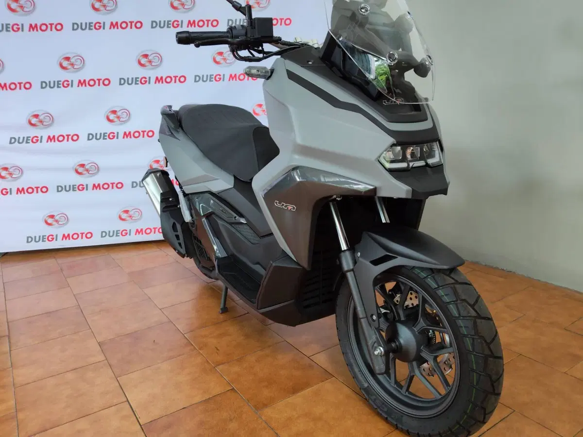 Um Italia Rockville 125 (2025 - 26) (3)