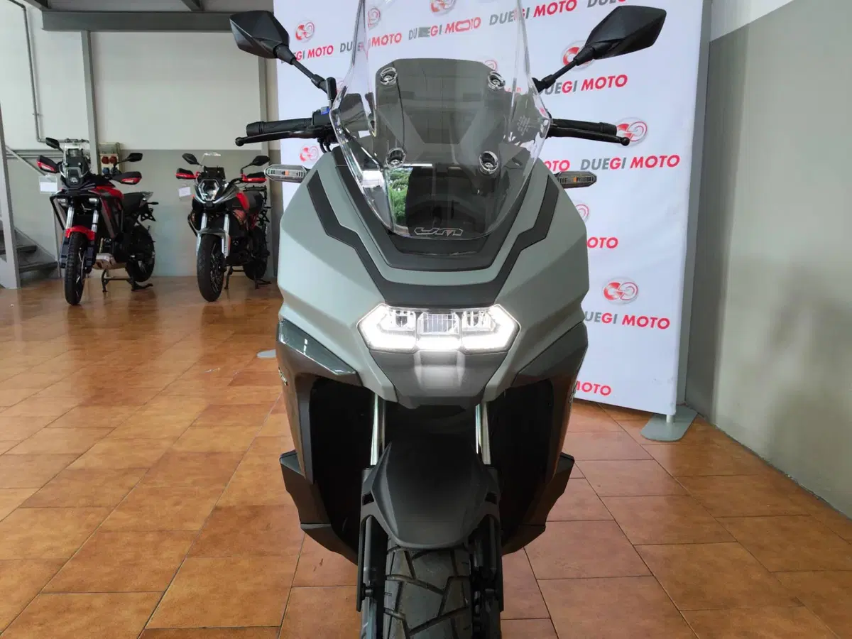 Um Italia Rockville 125 (2025 - 26) (14)