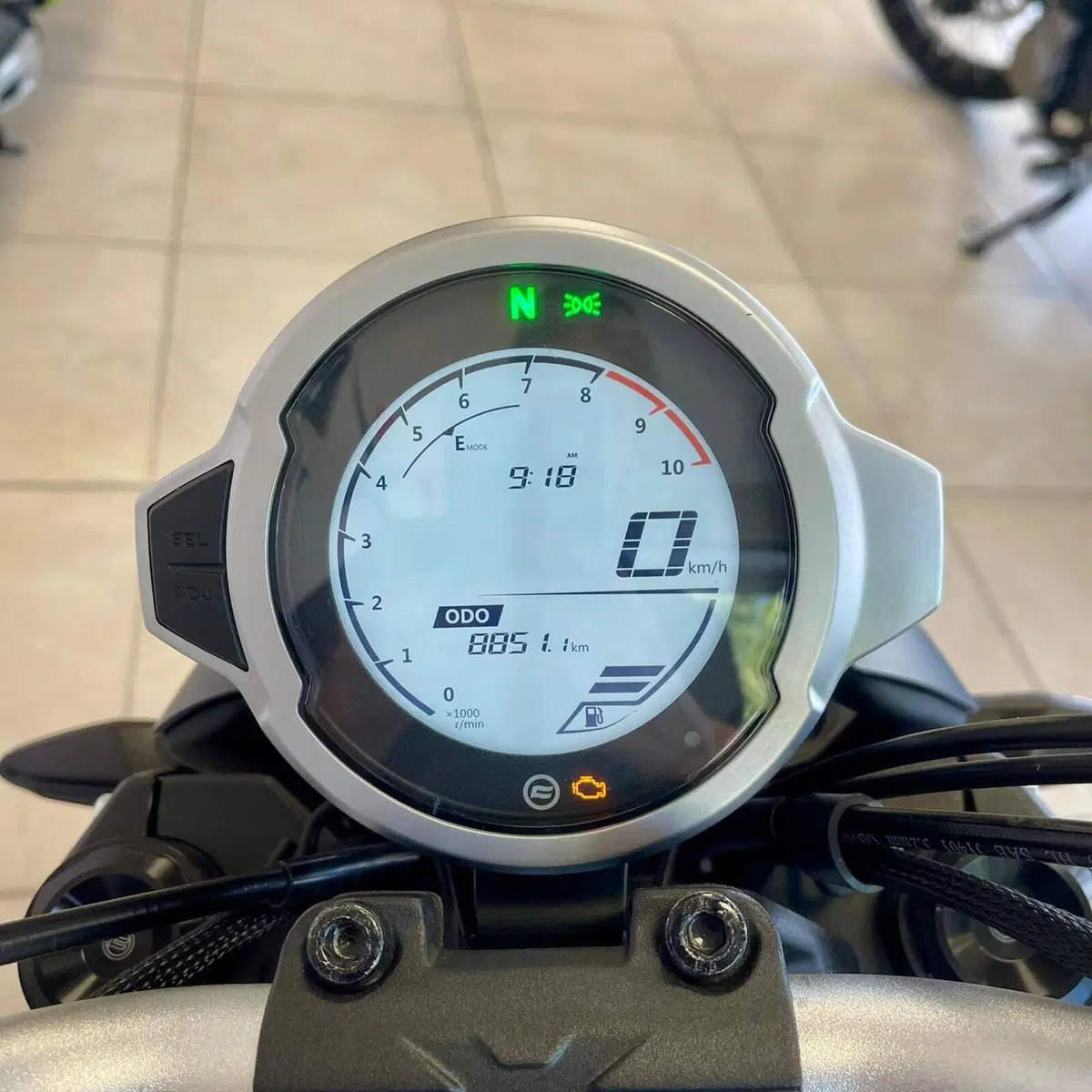 CFMOTO 300CL-X Heritage (2023 - 26) (2)