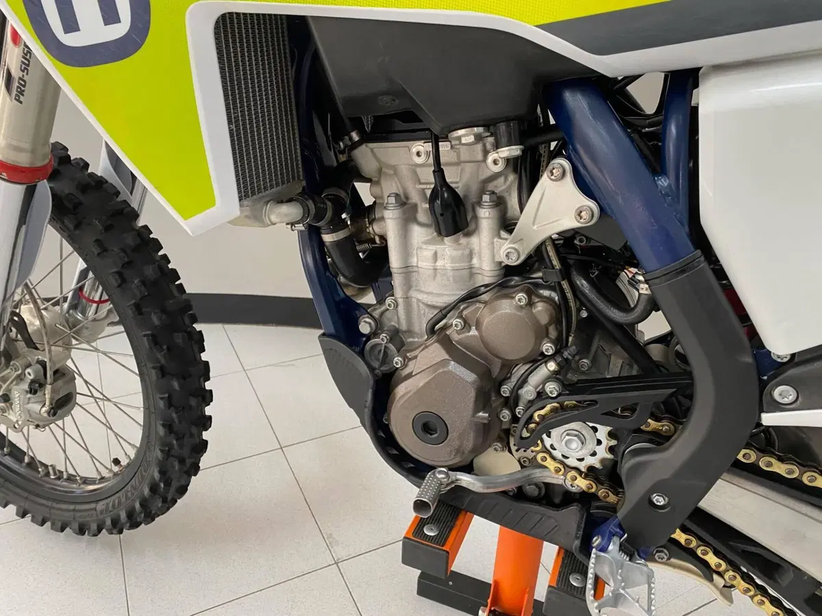 Husqvarna FC 250 (2022) (6)