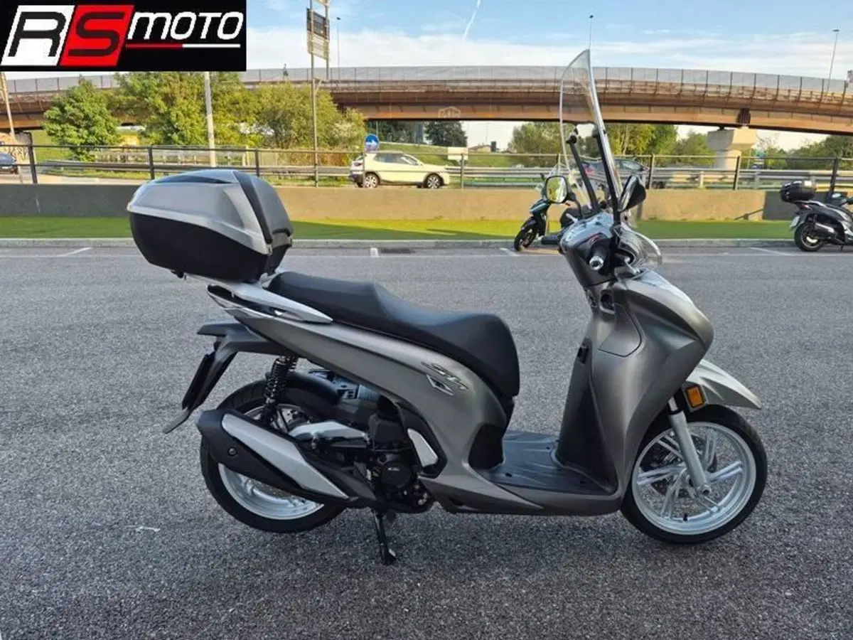 Honda SH 350 (2021 - 24) (2)