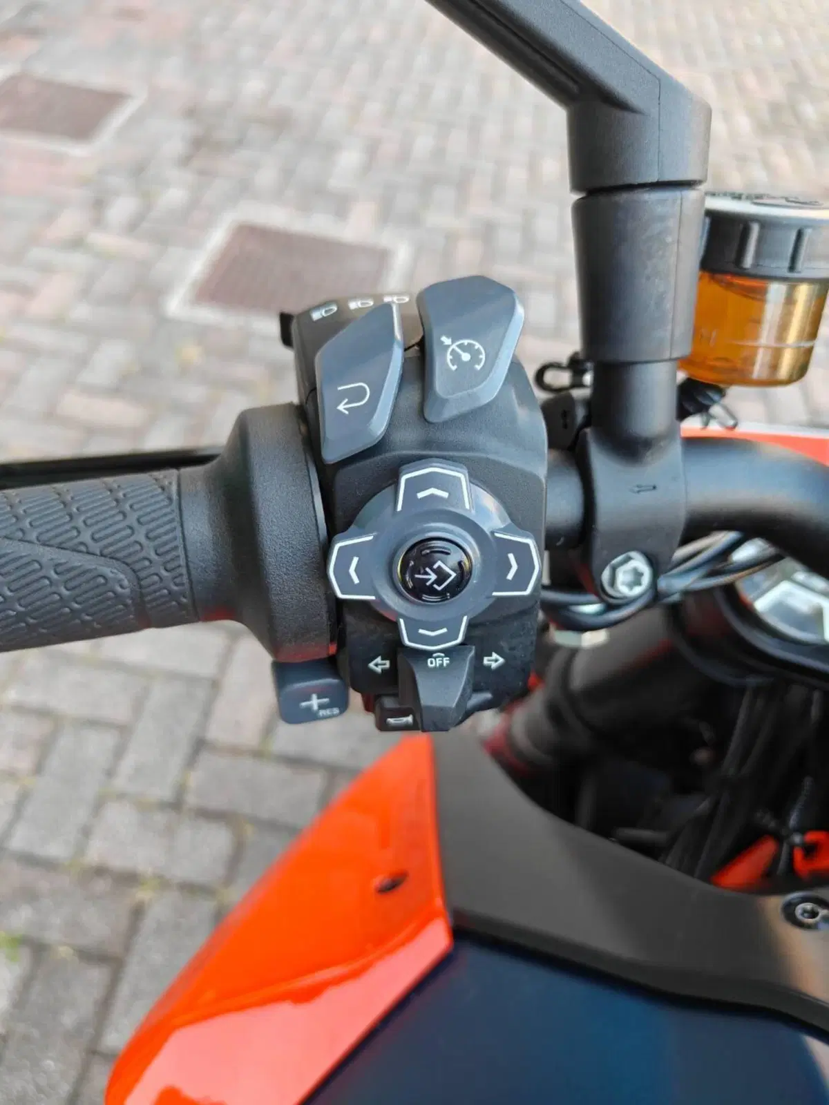 KTM 1290 Super Duke R (2021 - 23) (11)