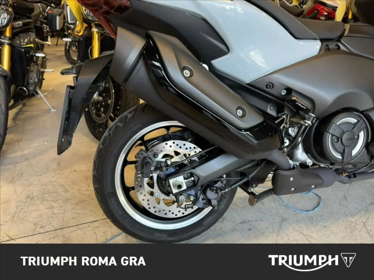 Yamaha T-Max 560 Tech Max (2025 - 26) (5)