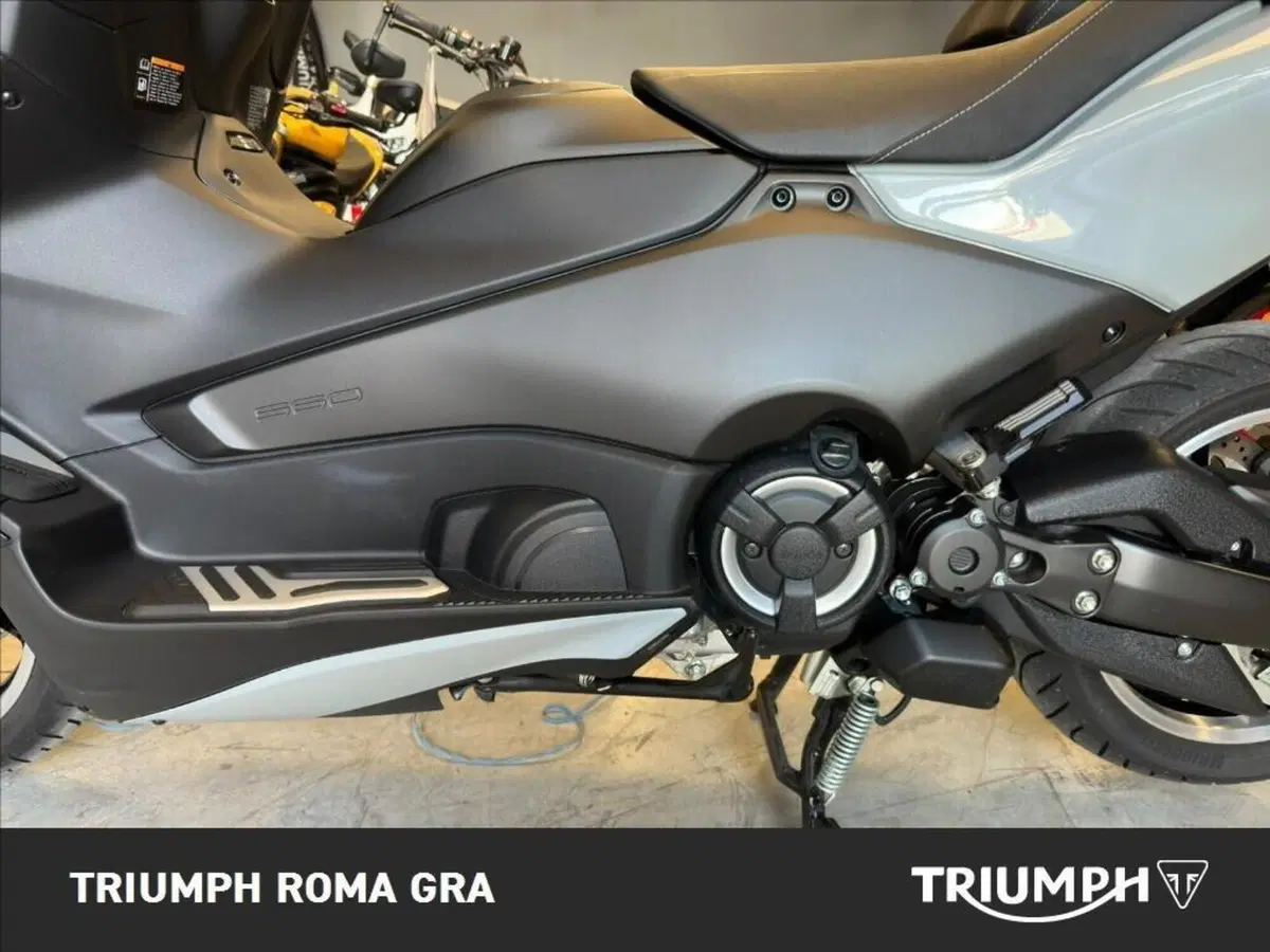 Yamaha T-Max 560 Tech Max (2025 - 26) (9)