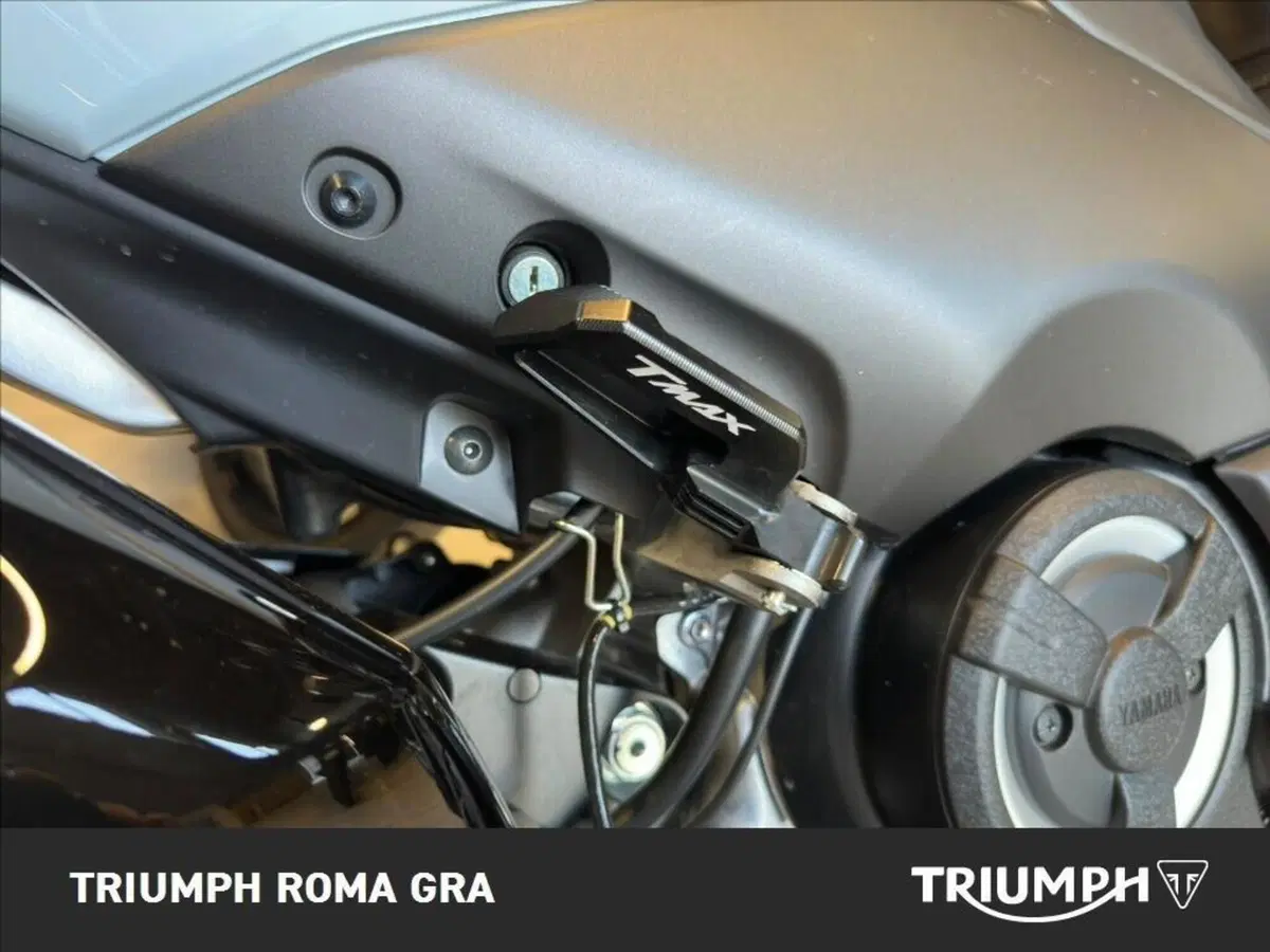 Yamaha T-Max 560 Tech Max (2025 - 26) (18)