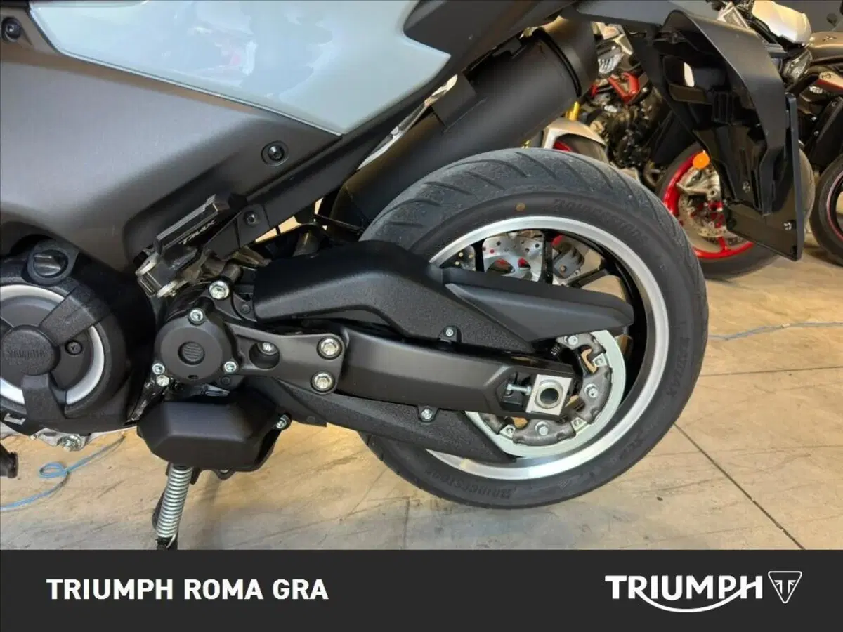 Yamaha T-Max 560 Tech Max (2025 - 26) (10)