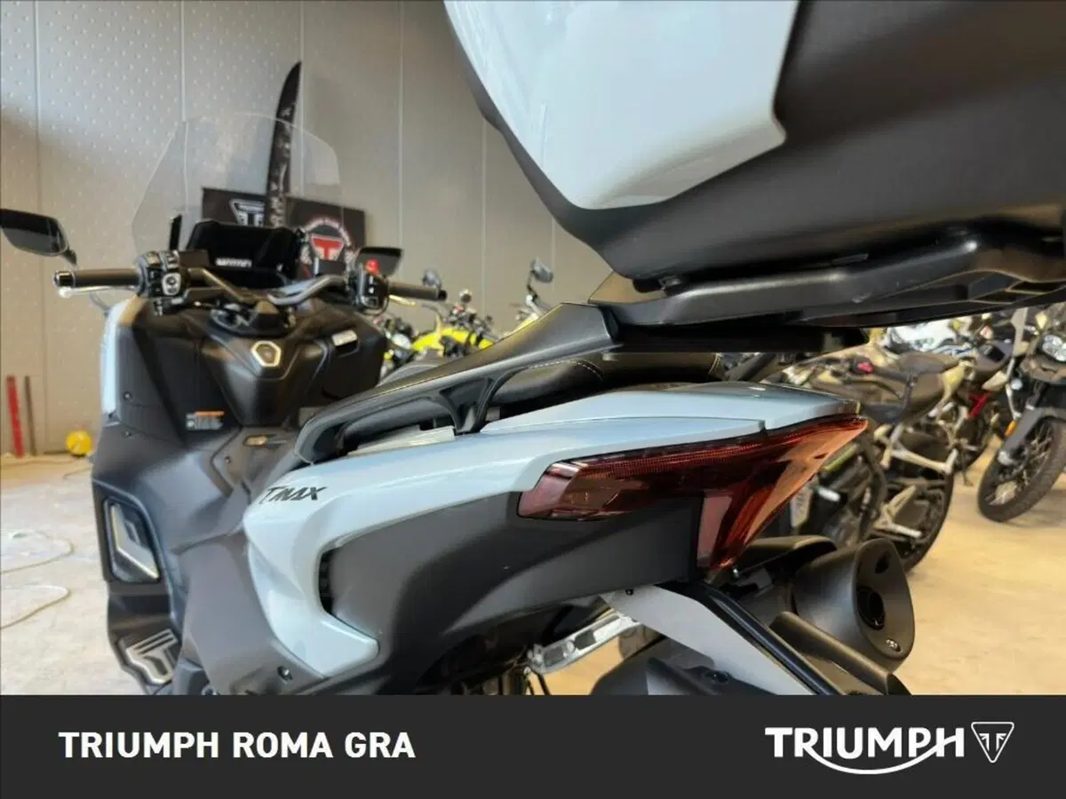 Yamaha T-Max 560 Tech Max (2025 - 26) (20)