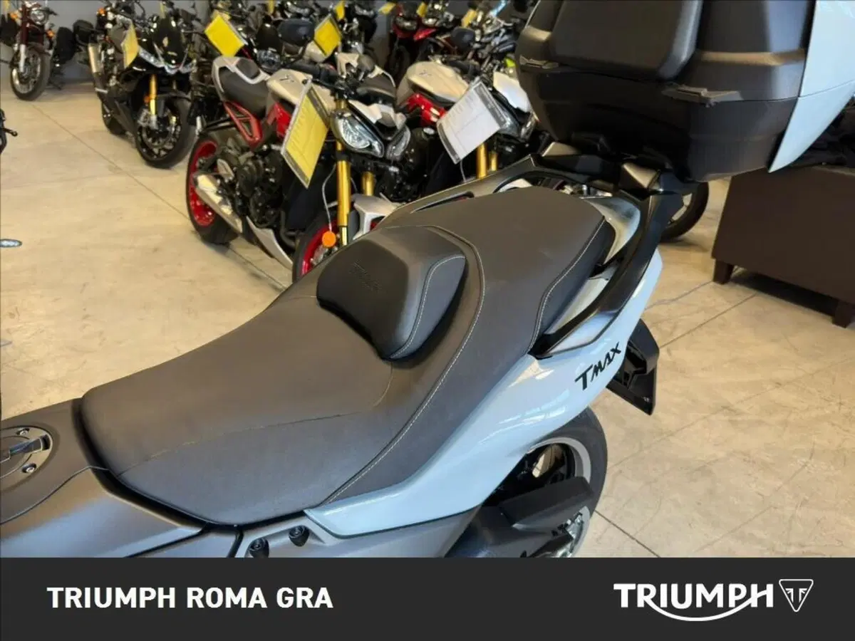 Yamaha T-Max 560 Tech Max (2025 - 26) (22)