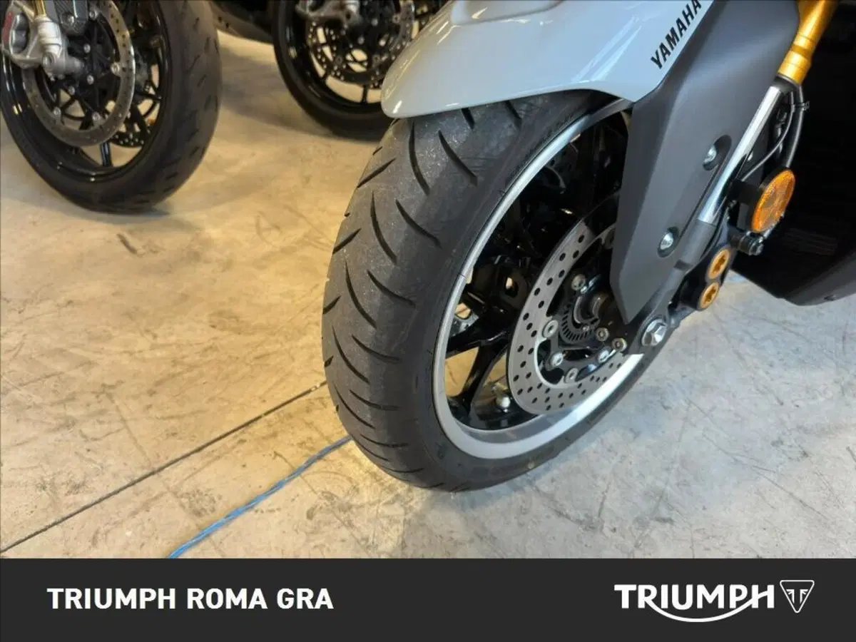 Yamaha T-Max 560 Tech Max (2025 - 26) (24)