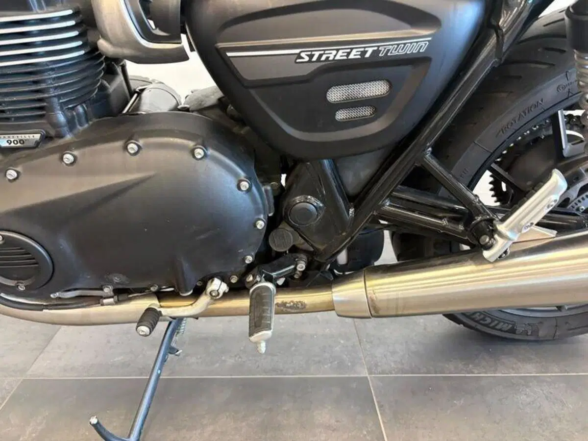 Triumph Street Twin 900 (2019 - 20) (5)