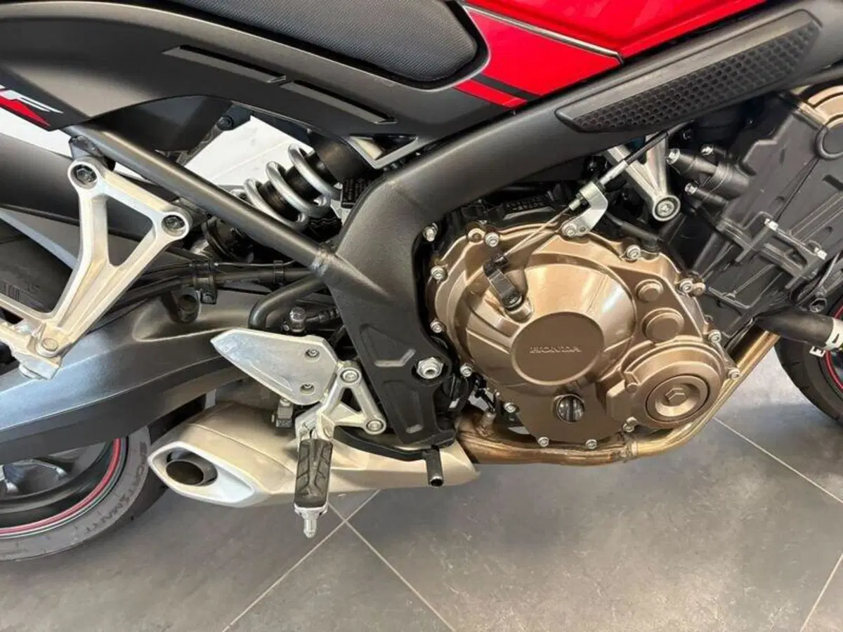 Honda CB 650 F (2017 - 18) (12)