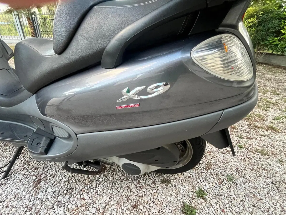 Piaggio X9 200 Evolution