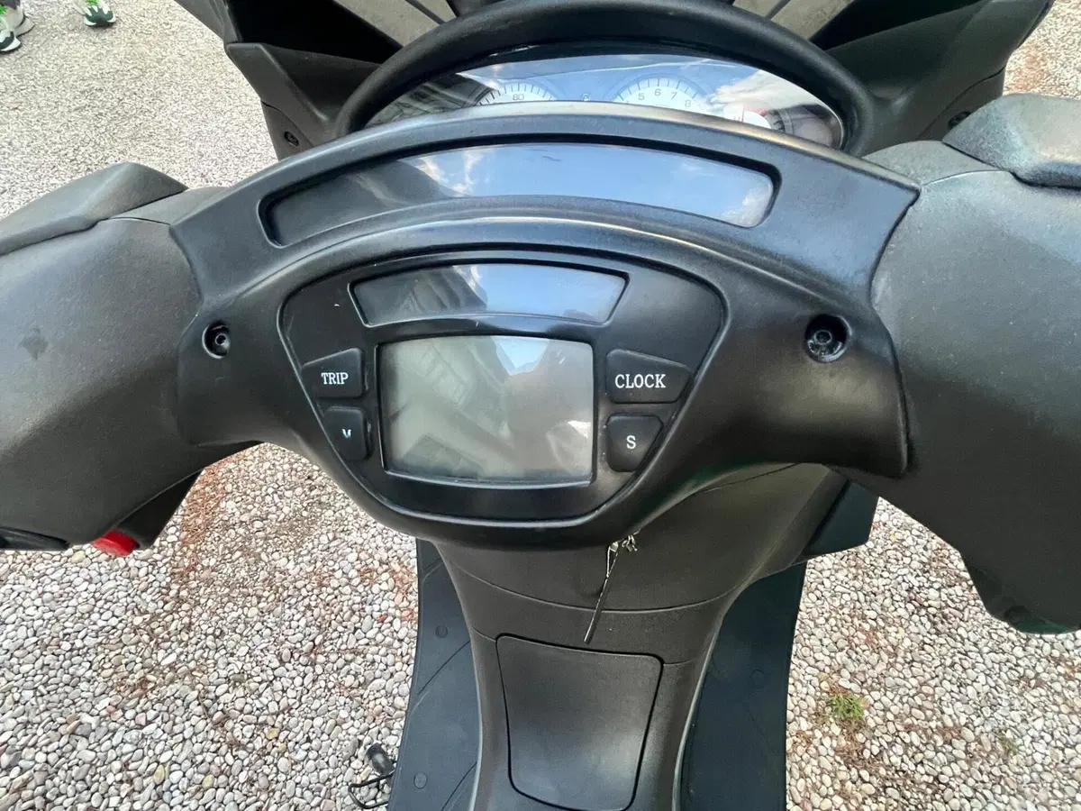 Piaggio X9 200 Evolution (3)