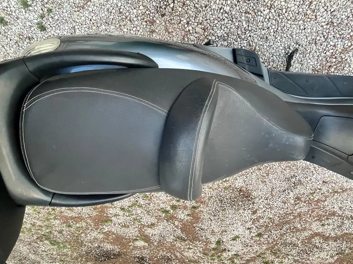 Piaggio X9 200 Evolution (5)