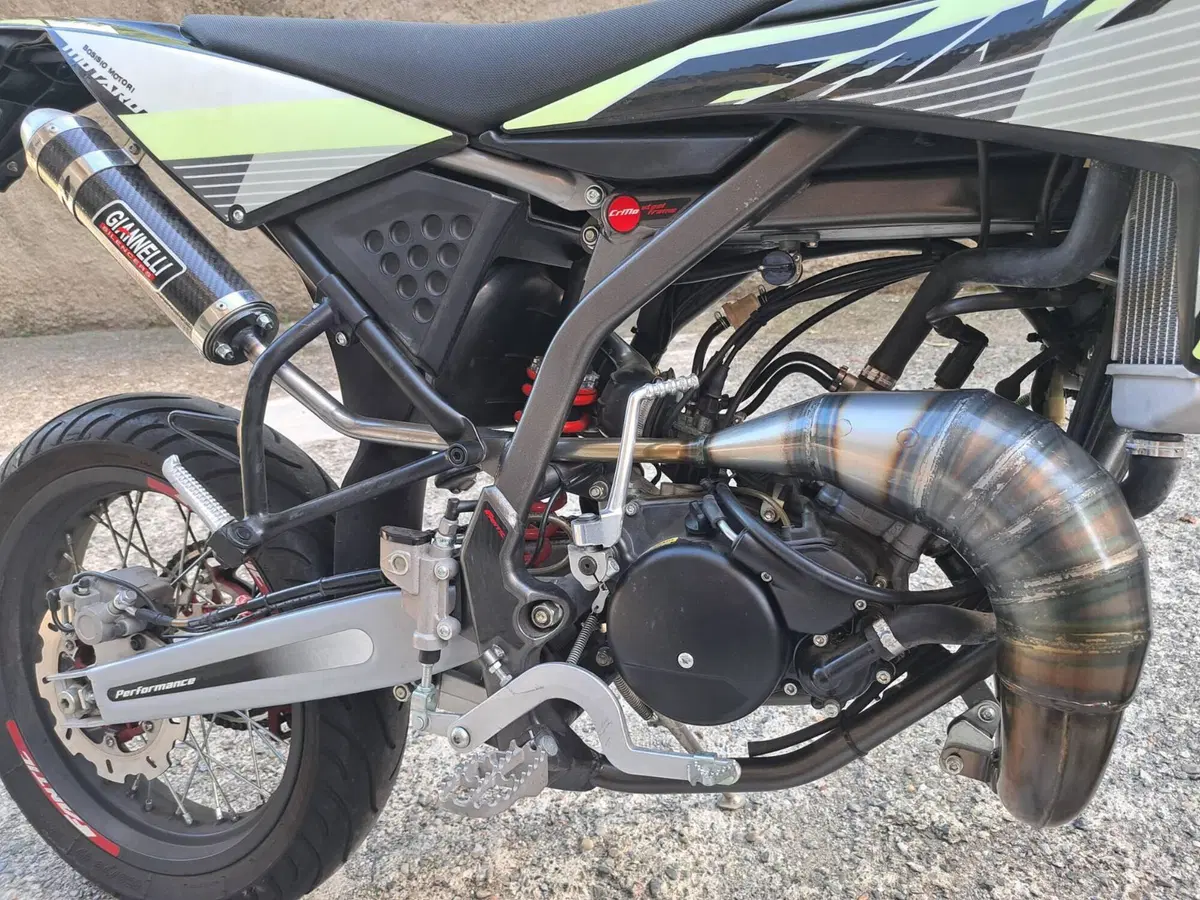 Fantic Motor Motard 50 Performance 2t (2020) (4)