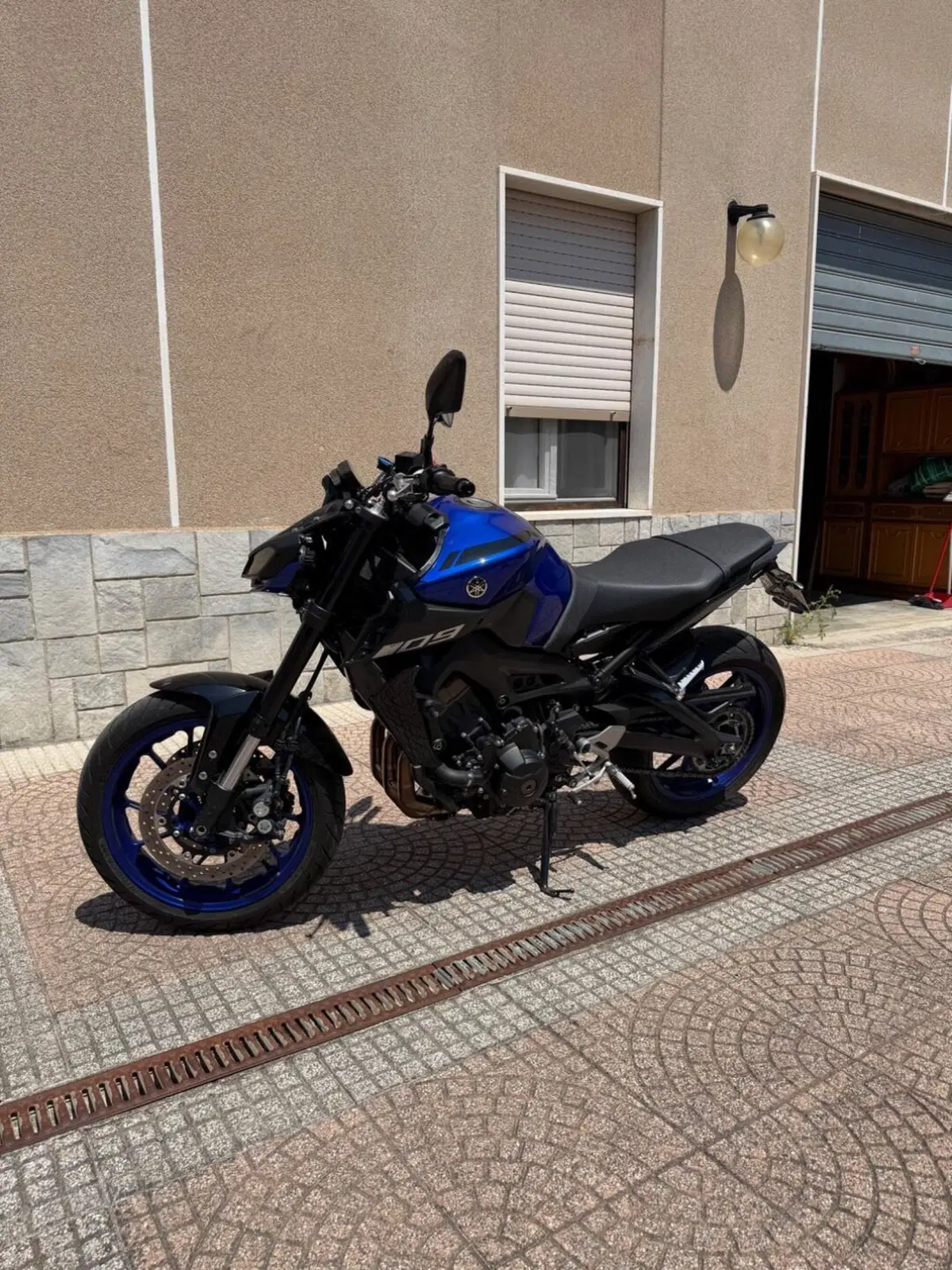 Yamaha MT-09 (2017 - 20) (2)