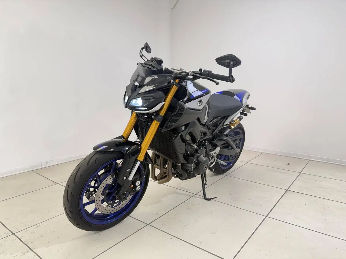 Yamaha MT-09 SP (2021 - 23) (2)