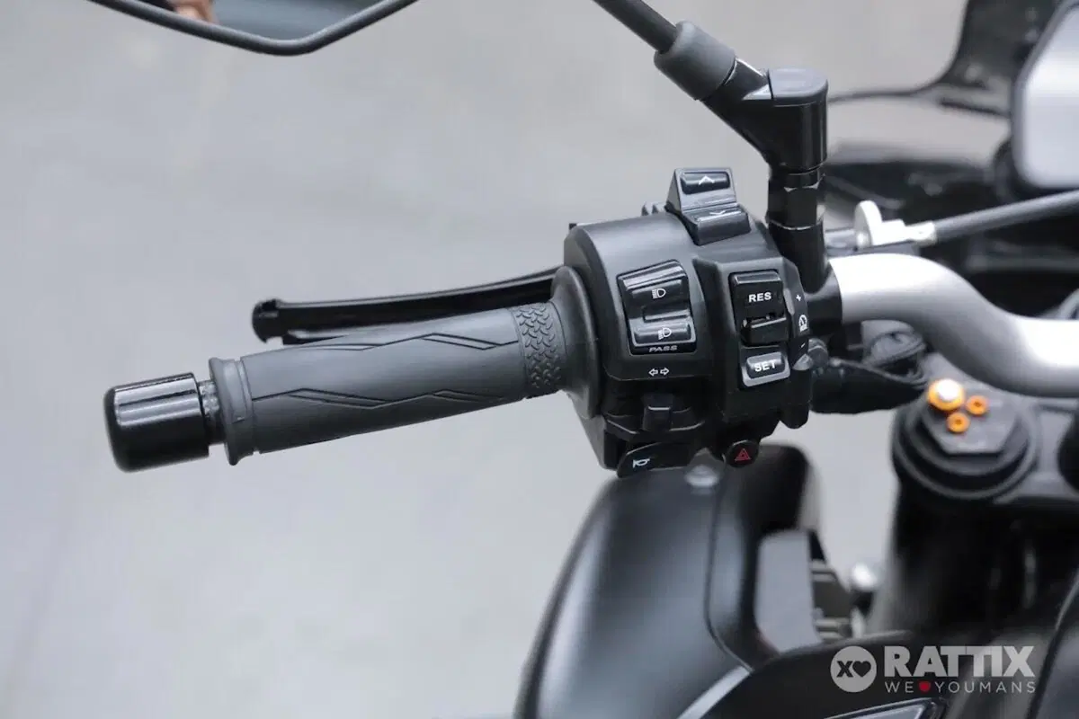 Yamaha MT-10 (2022 - 26) (11)