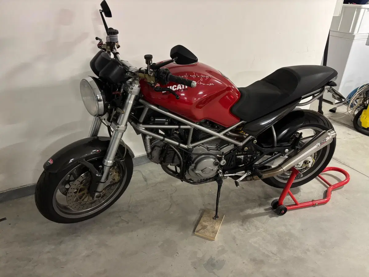 Ducati Monster 900 Special I.E. (1999 - 02) (10)