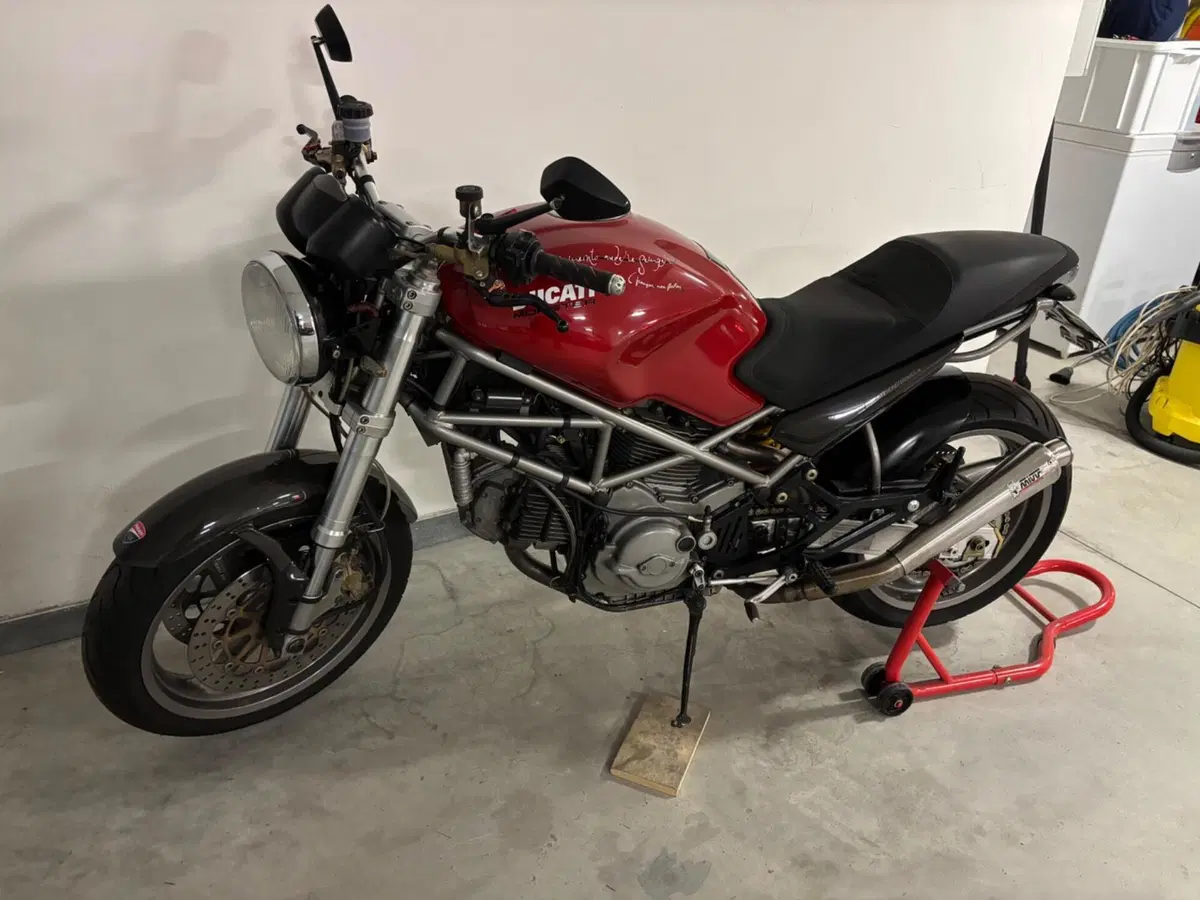 Ducati Monster 900 Special I.E. (1999 - 02) (11)