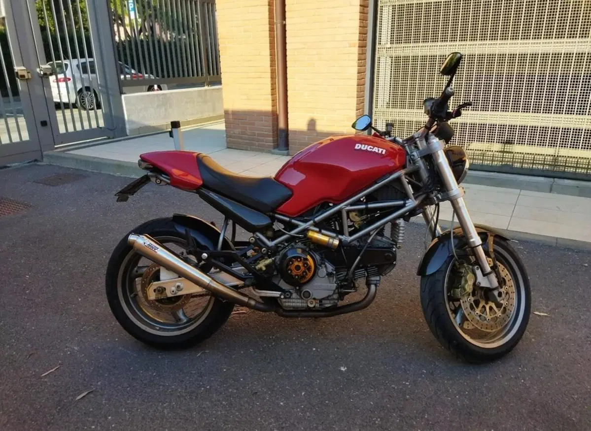 Ducati Monster 900 Special I.E. (1999 - 02) (14)