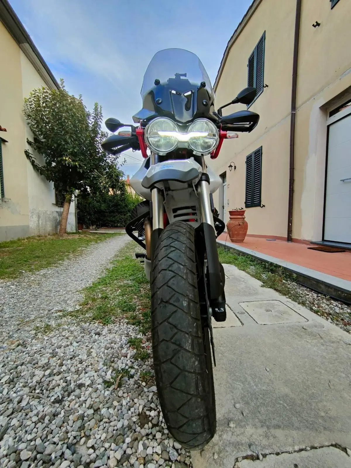 Moto Guzzi V85 TT (2021 - 23)
