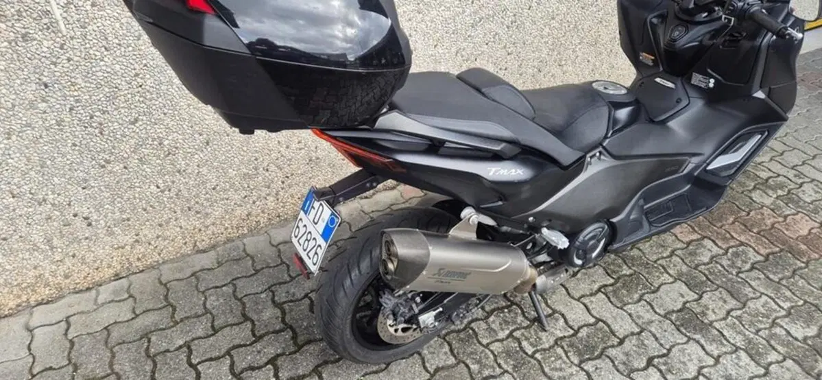 Yamaha T-Max 560 (2022 - 24) (4)