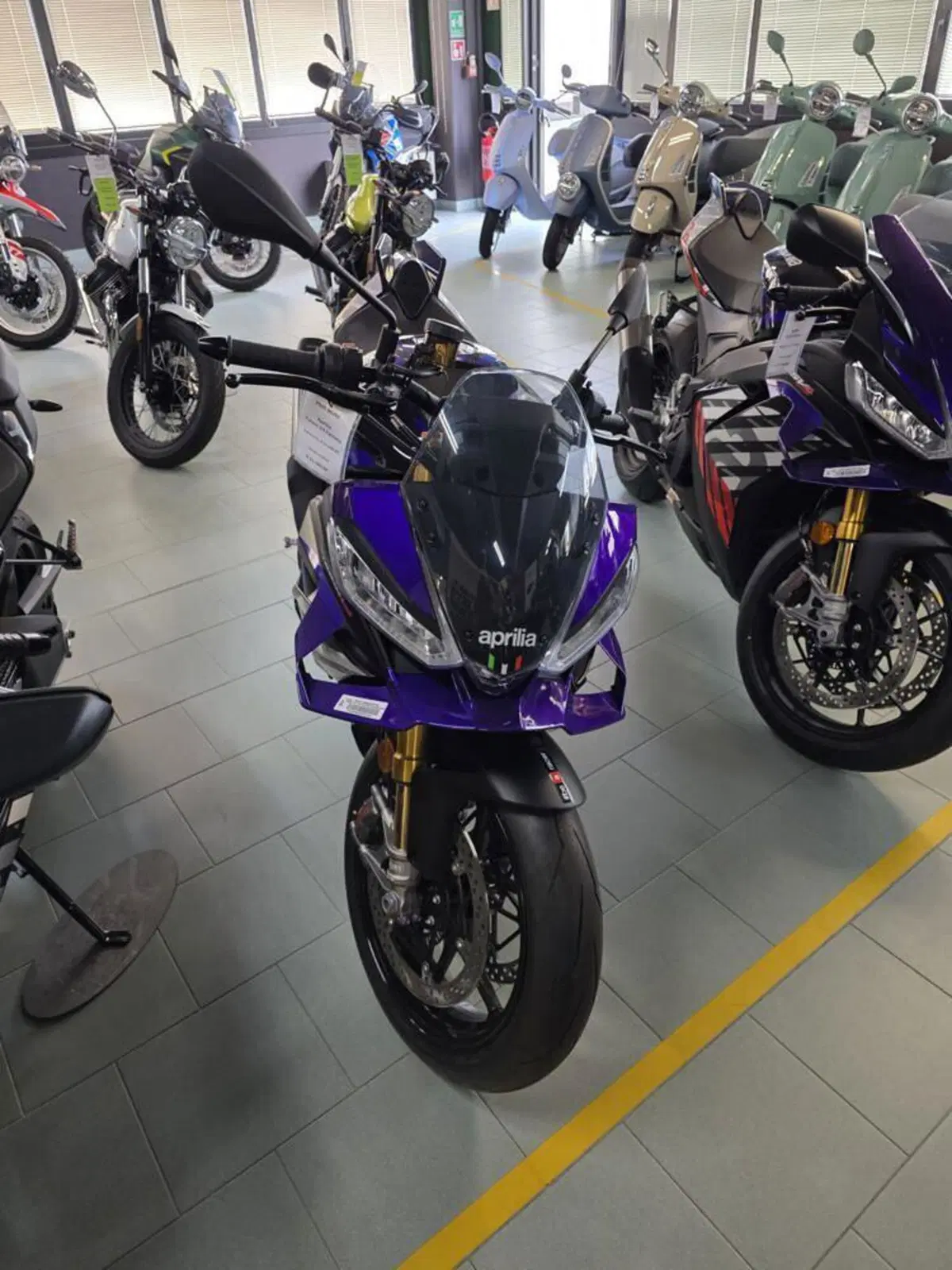 Aprilia Tuono V4 Factory (2025 - 26) (4)