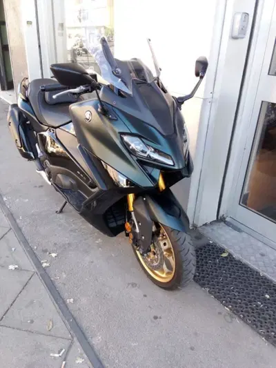 Yamaha T-Max 560 Tech Max (2022 - 24) usata