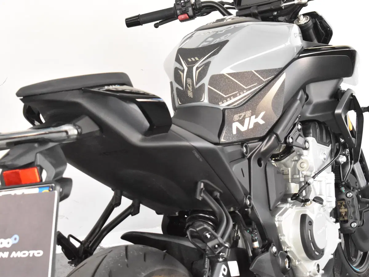 CFMOTO 675NK (2025 - 26) (8)