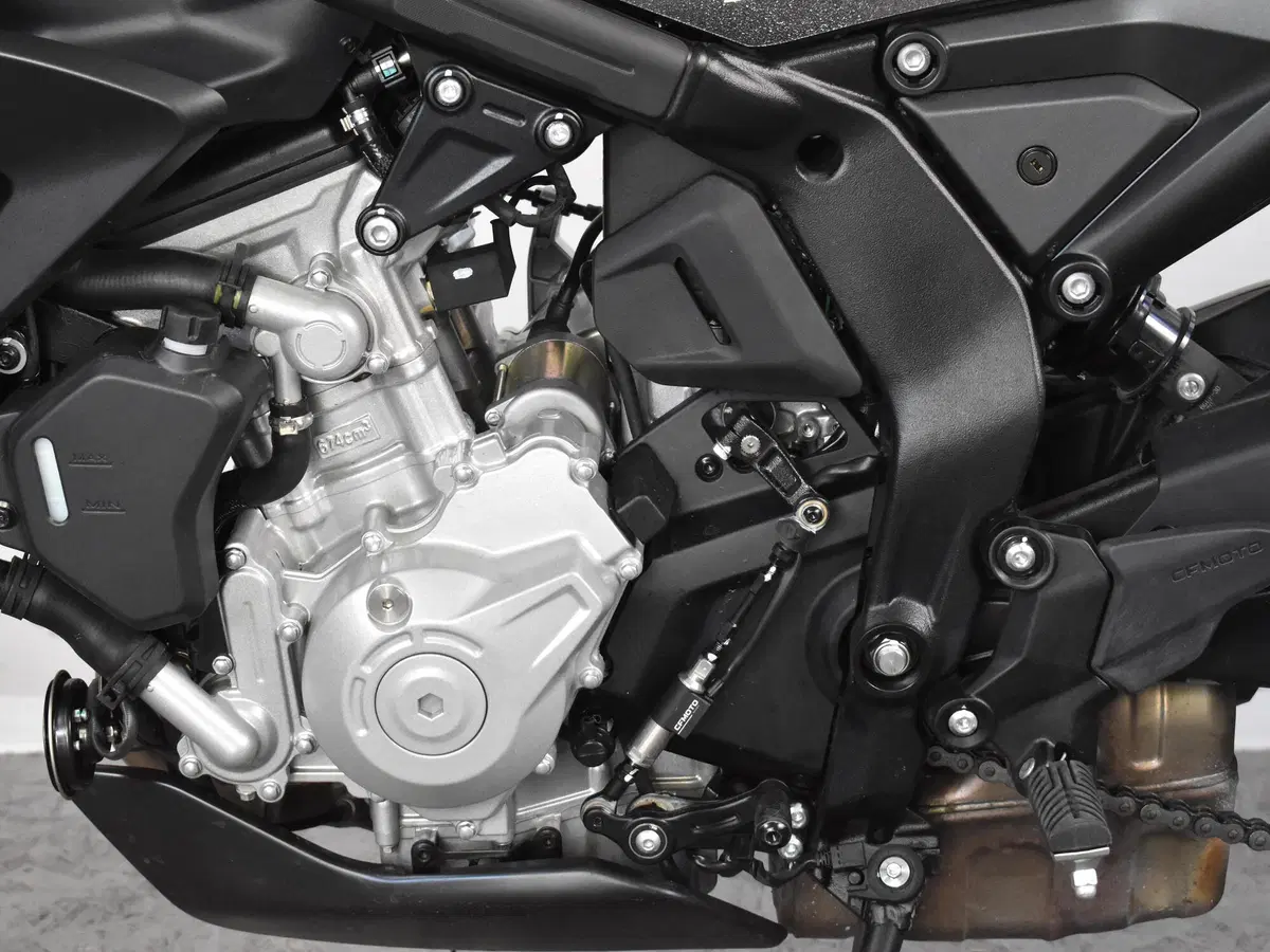 CFMOTO 675NK (2025 - 26) (15)