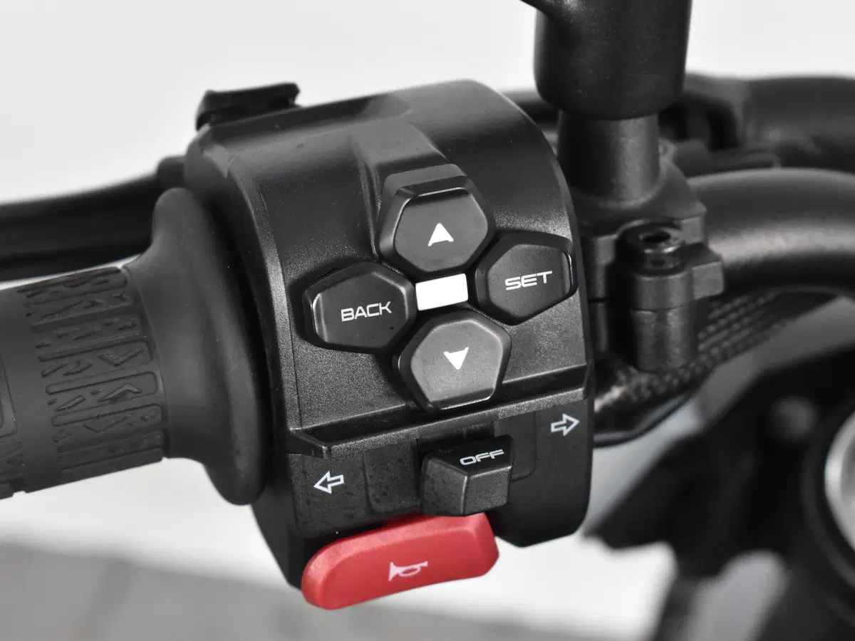 CFMOTO 675NK (2025 - 26) (19)