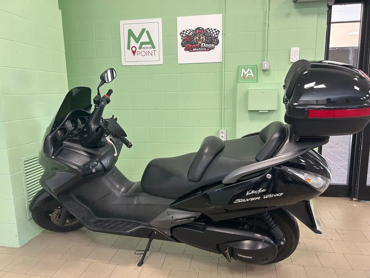 Honda Silver Wing 400 (2006 - 09) (2)