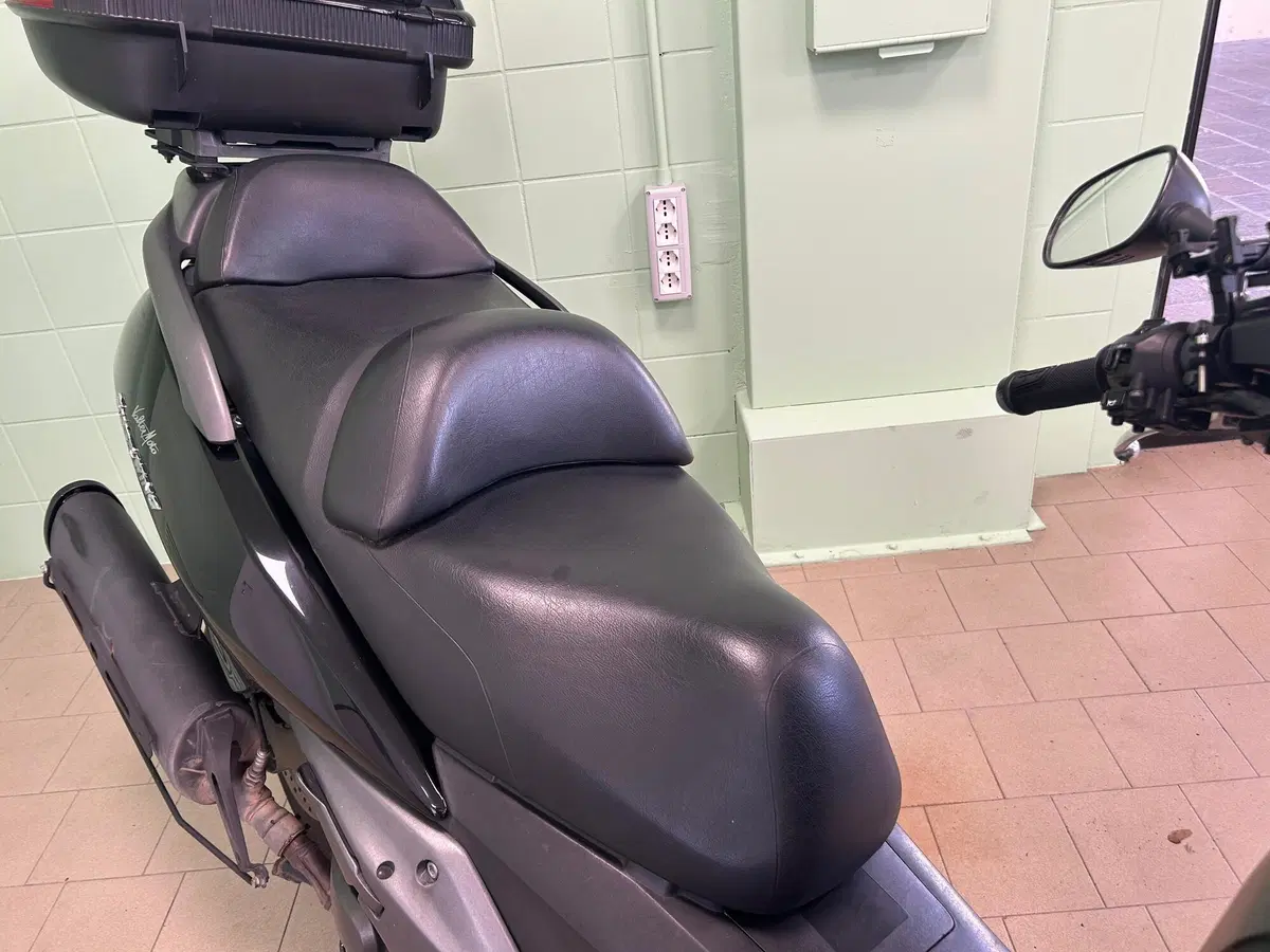 Honda Silver Wing 400 (2006 - 09) (11)