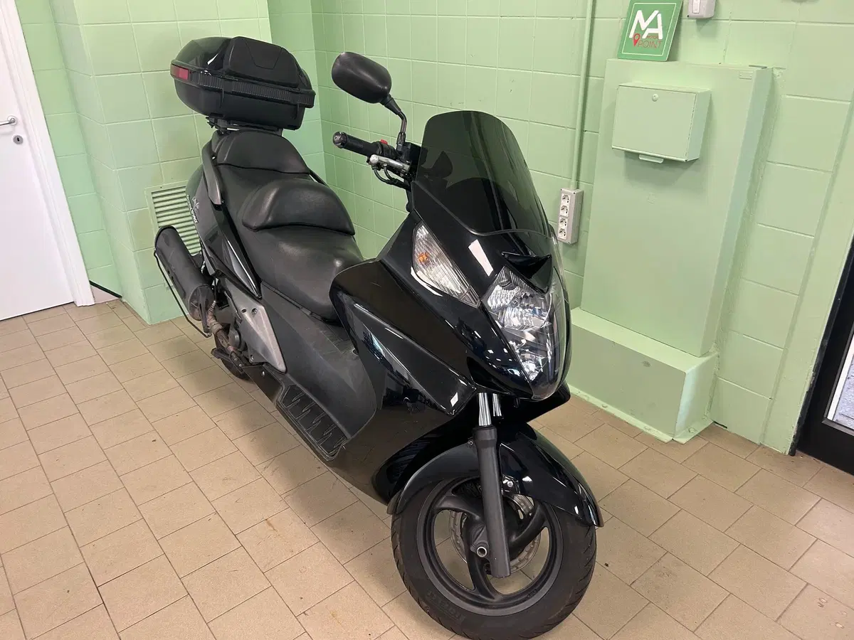 Honda Silver Wing 400 (2006 - 09) (14)