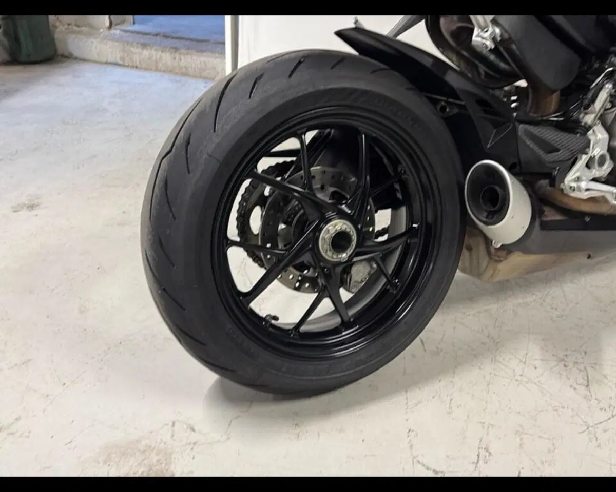 Ducati Streetfighter V2 (2022 - 24) (12)