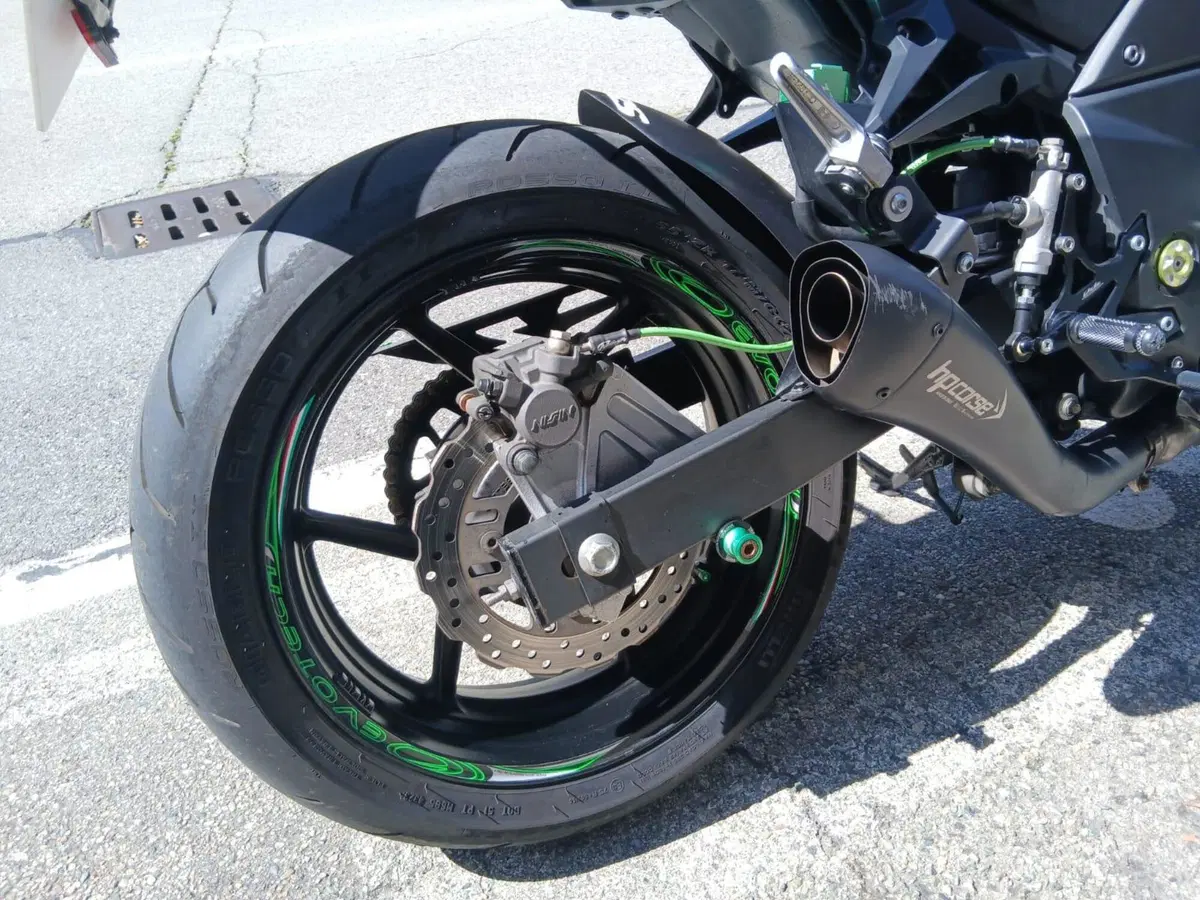Kawasaki Z 750 (2007 - 14) (6)