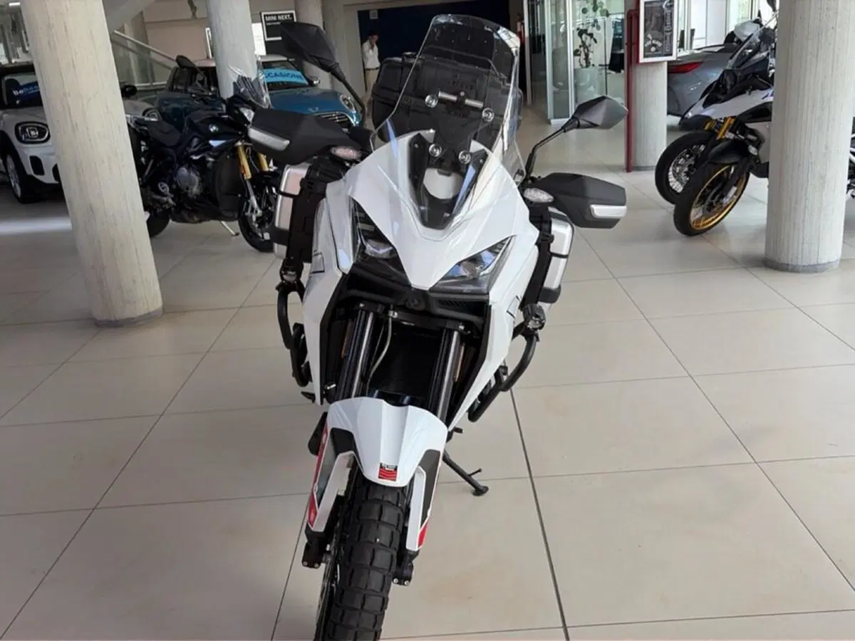 Moto Morini X-Cape 700 (2025 - 26) (2)