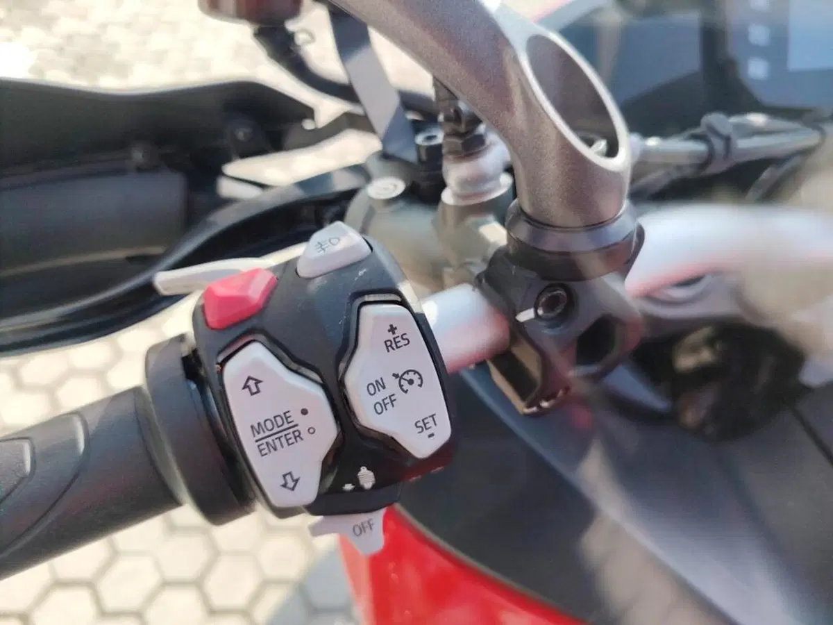 Ducati Multistrada V2 S (2022 - 24) (9)