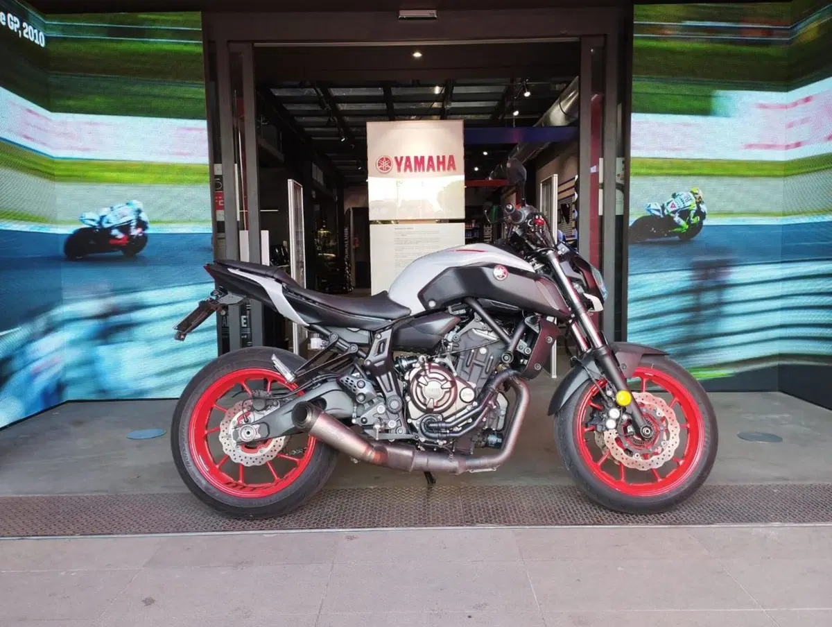 Yamaha MT-07 (2018 - 20) (2)