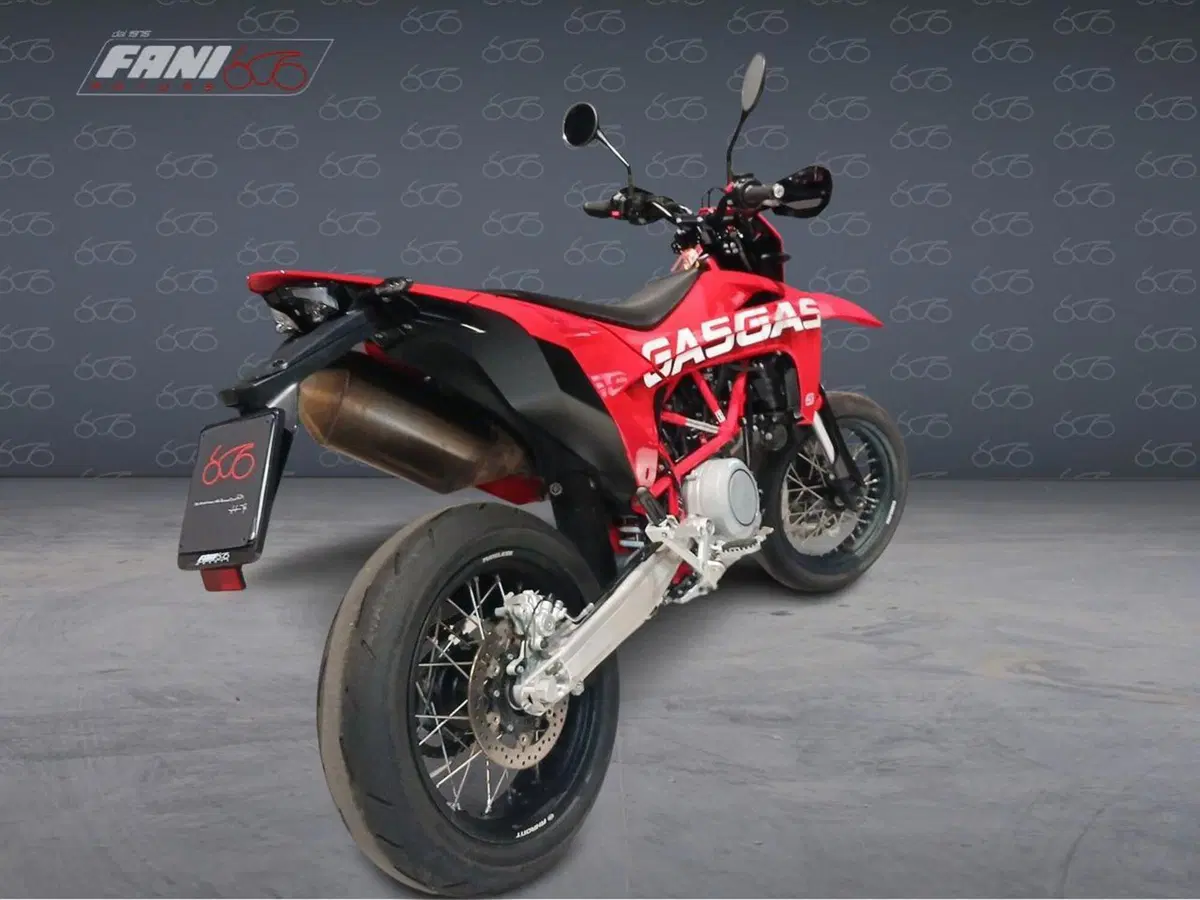 GASGAS SM 700 (2022 - 26) (4)