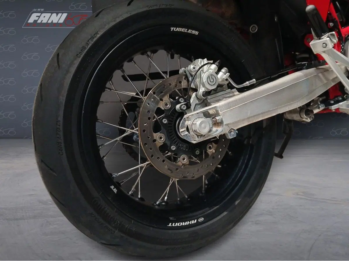 GASGAS SM 700 (2022 - 26) (5)