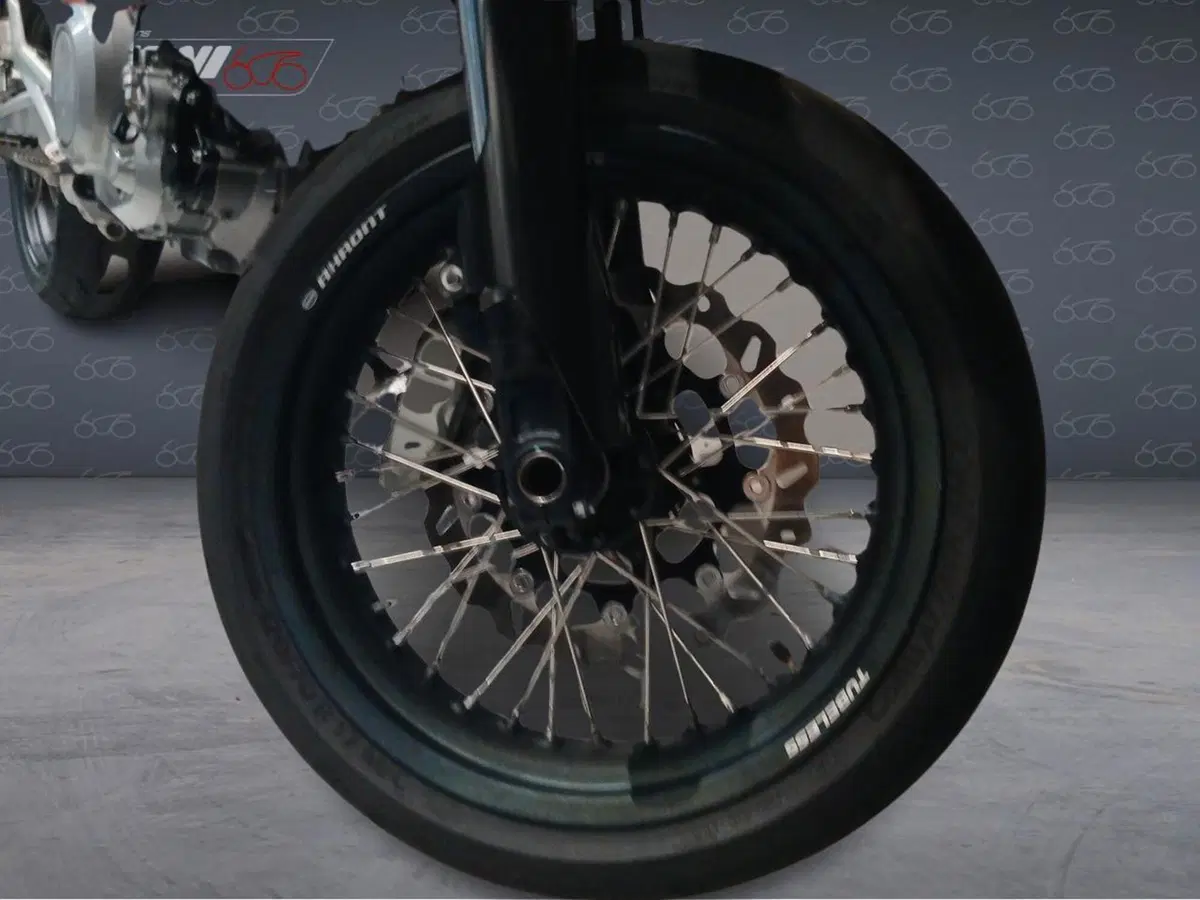 GASGAS SM 700 (2022 - 26) (6)