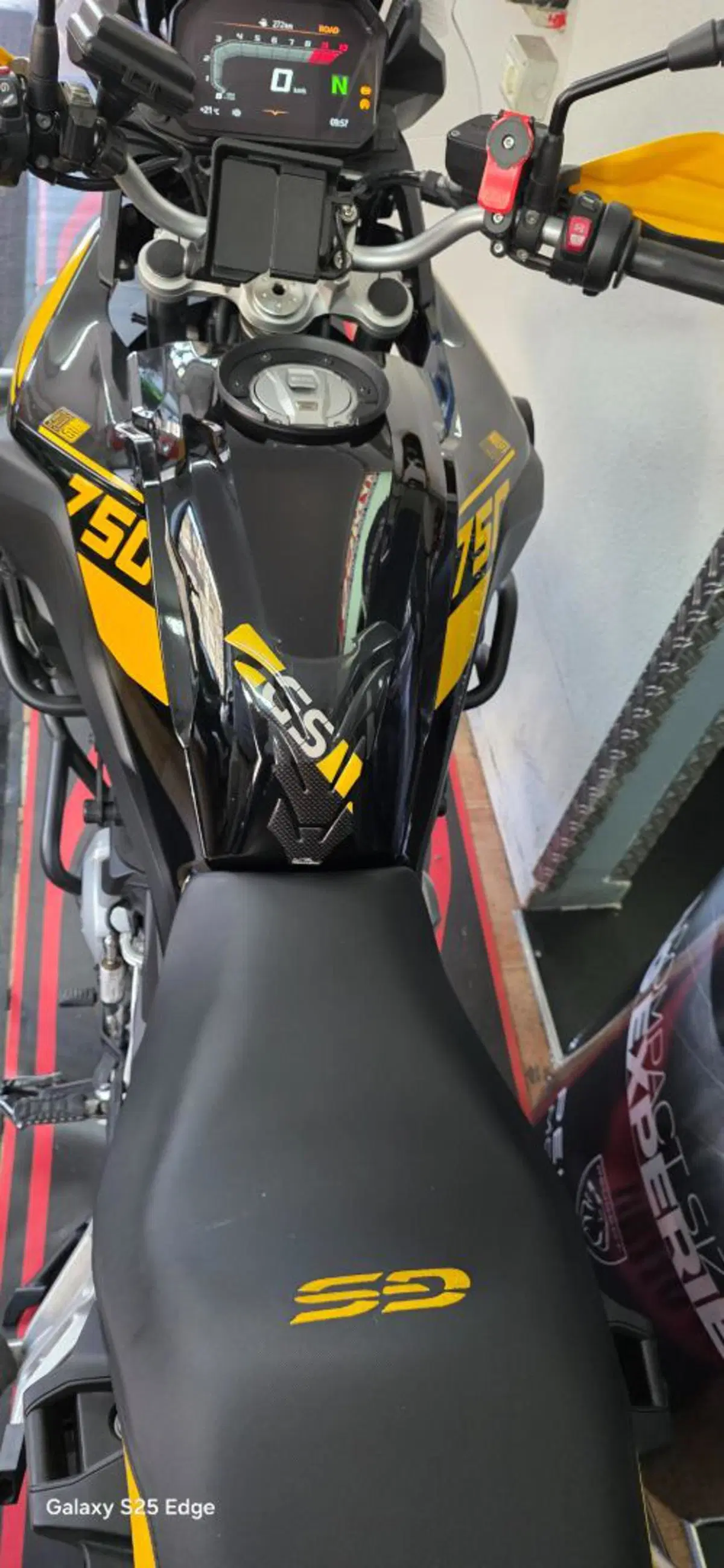 Bmw F 750 GS Edition 40 Years GS (2021) (4)