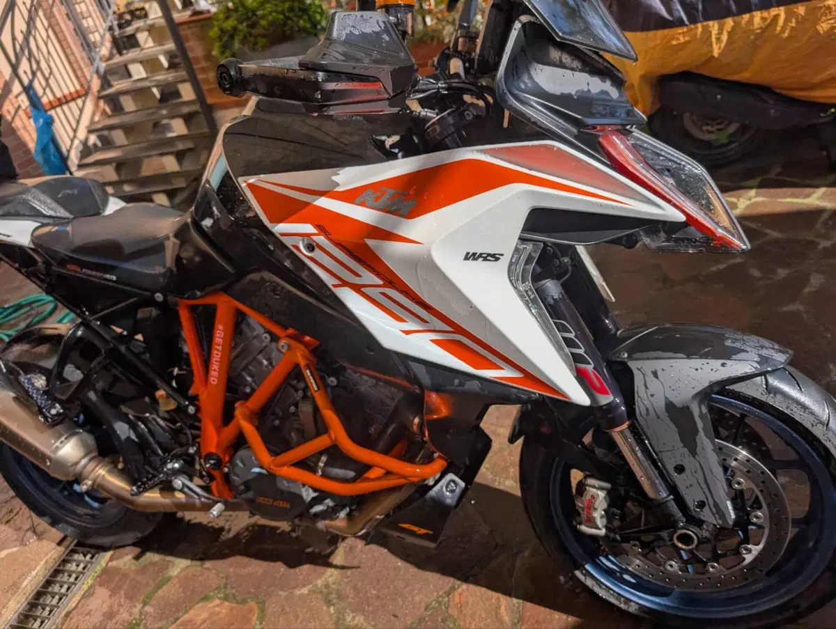 KTM 1290 Super Duke GT (2019 - 20) (2)