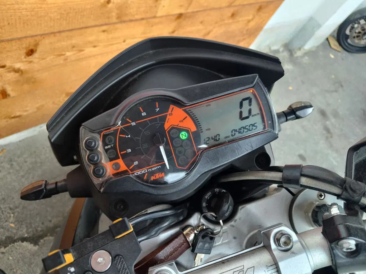 KTM 690 Supermoto (2007 - 12) (9)